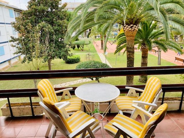 Appartamento Book Ibiza Salou Esterno foto